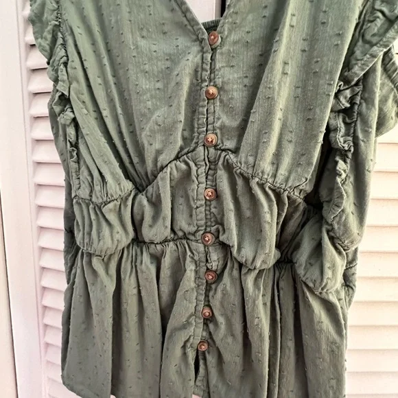 Old Navy Green Button-Front Blouse - Picture 2 of 4